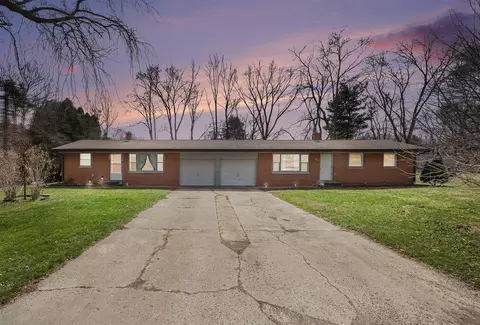 4710 E Hillcrest, Berrien Springs, MI 49103