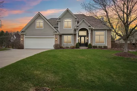 4574 Cameron Cir, Dexter, MI 48130 photo 2