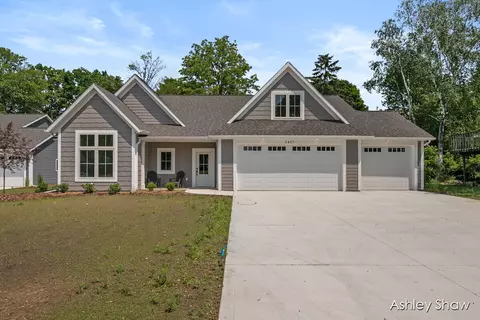 1457 Maplewood #1, Jenison, MI 49428