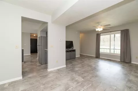 Living - 31544 Brandywine, Gobles, MI 49055 photo 2 of 3
