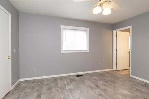 Bedroom - 31544 Brandywine, Gobles, MI 49055 photo 4 of 6