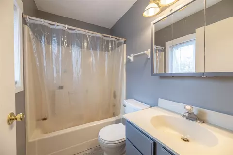 Bath - 31544 Brandywine, Gobles, MI 49055 photo 4 of 4