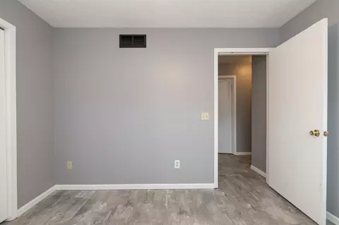 Bedroom - 31544 Brandywine, Gobles, MI 49055 photo 2 of 6
