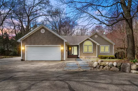 8197 W P, Kalamazoo, MI 49009