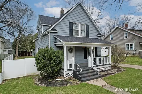 145 E Division, Rockford, MI 49341