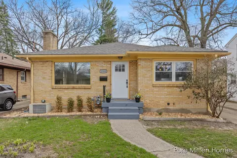 2564 Raymond, Grand Rapids, MI 49507