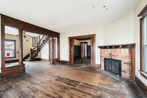 Living - 405 Steward, Jackson, MI 49201 photo 3 of 9