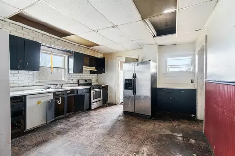 Kitchen - 405 Steward, Jackson, MI 49201 photo 2 of 3