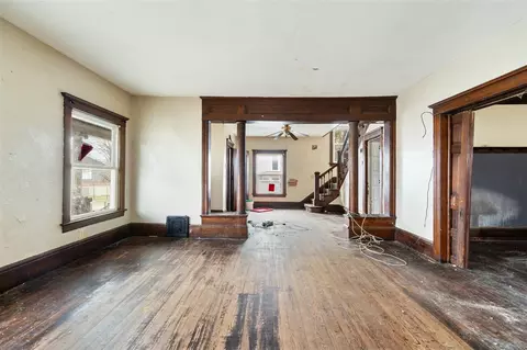 Living - 405 Steward, Jackson, MI 49201 photo 2 of 9