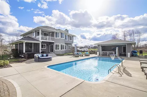 2122 Walnut, Dexter, MI 48130