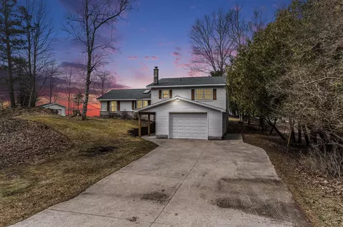 6118 Lakeshore, Manistee, MI 49660