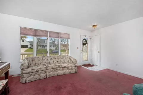 Entry Way - 807 Bradford, Belding, MI 48809 photo 1 of 1