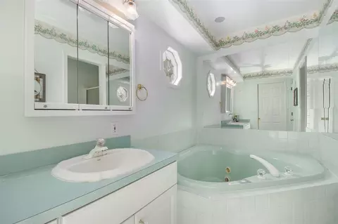 Bath - 807 Bradford, Belding, MI 48809 photo 1 of 3