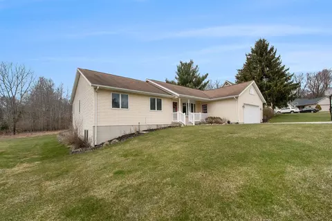 Exterior - 807 Bradford, Belding, MI 48809 photo 3 of 6