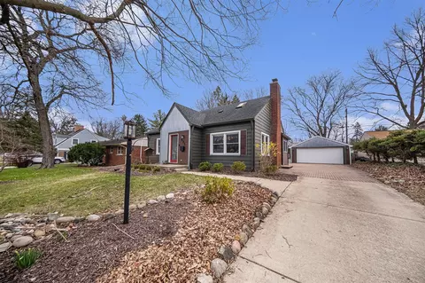 825 Hewett, Ann Arbor, MI 48103