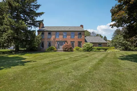 5206 Village, Saline, MI 48176