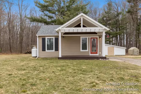 13033 Ritchie, Cedar Springs, MI 49319