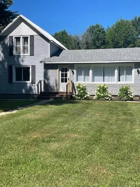 1076 38th, Allegan, MI 49010