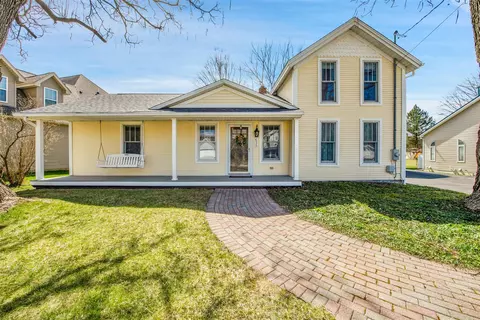 635 Brighton Lk, Brighton, MI 48116