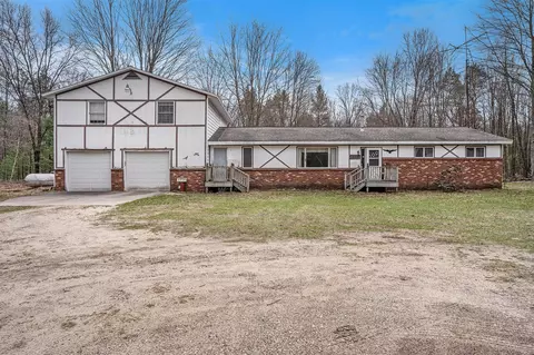 7693 Ellis, Ravenna, MI 49451