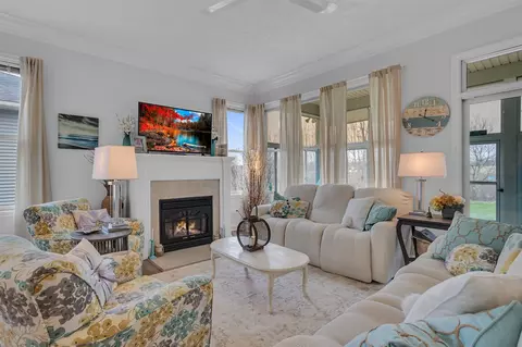 Living - 442 Constitution, Brooklyn, MI 49230 photo 3 of 4