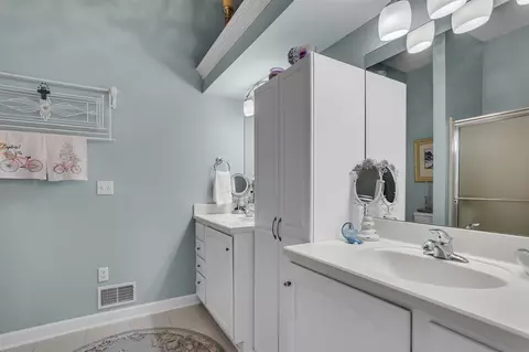 Bath - 442 Constitution, Brooklyn, MI 49230 photo 2 of 4