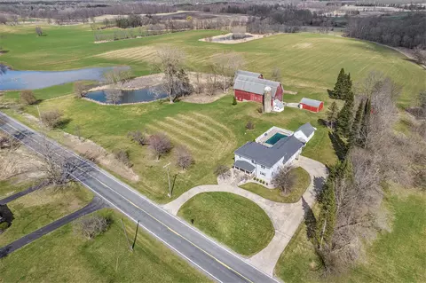 2833 S Fletcher, Chelsea, MI 48118