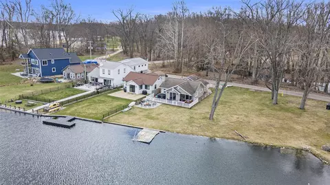 4628 Deep Pt, Portage, MI 49002