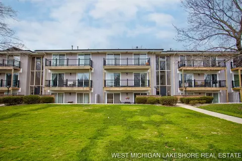 2615 Ridgecroft #102, Grand Rapids, MI 49546