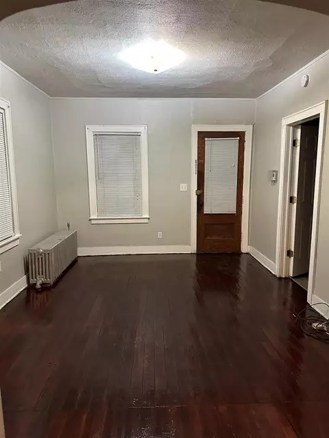 Living - 706 Webb, Jackson, MI 49202 photo 5 of 5