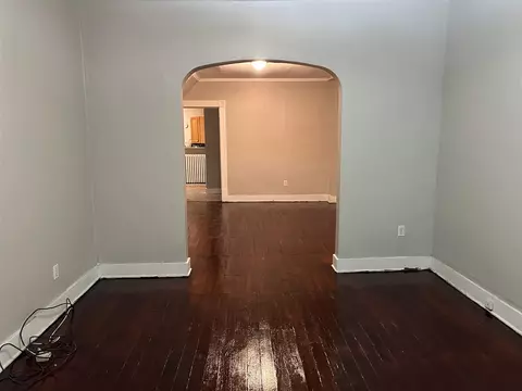 Living - 706 Webb, Jackson, MI 49202 photo 3 of 5