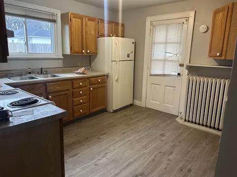 Kitchen - 706 Webb, Jackson, MI 49202 photo 2 of 2
