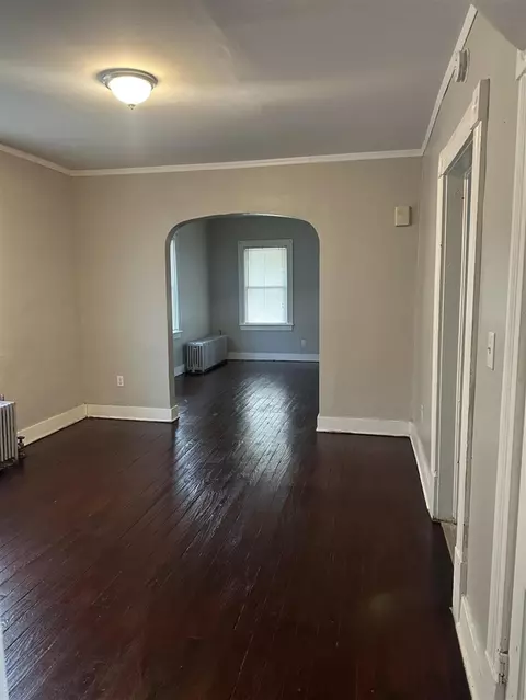 Living - 706 Webb, Jackson, MI 49202 photo 4 of 5