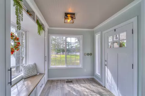 Entry Way - 6535 Rives Jct, Jackson, MI 49201 photo 1 of 2