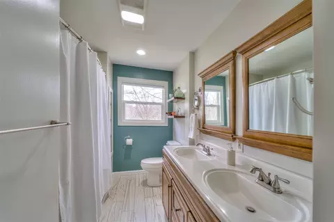 Bath - 6535 Rives Jct, Jackson, MI 49201 photo 2 of 2