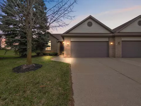 2283 Meadow Brk, Walled Lake, MI 48390