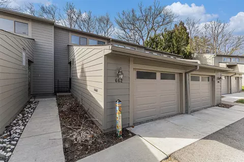 662 Peninsula, Ann Arbor, MI 48105