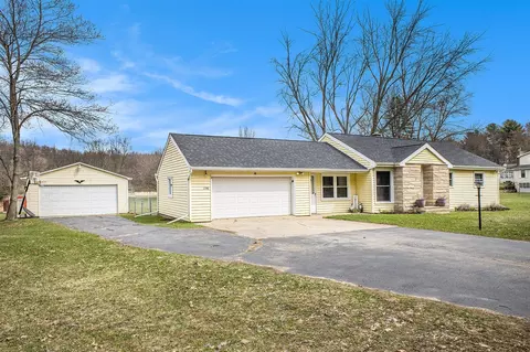 2350 Hatch, Jackson, MI 49201 photo 2