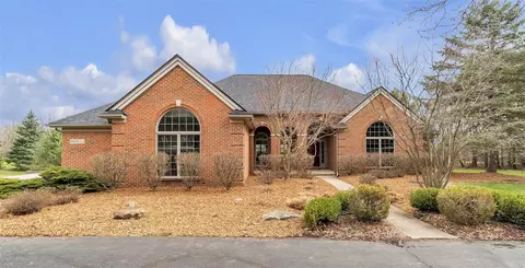 5868 Pinecrest Ests, Ann Arbor, MI 48105