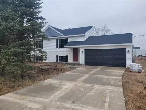 122 E Clark, Grant, MI 49327