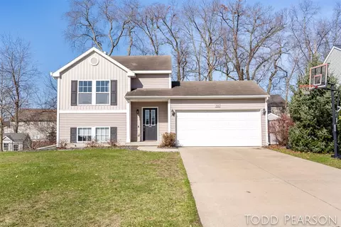 1627 Wales, Lowell, MI 49331