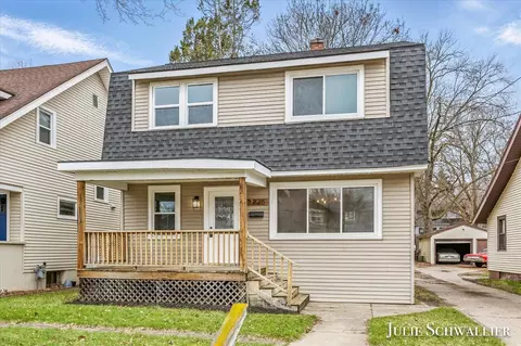 1925 Collins, Grand Rapids, MI 49507