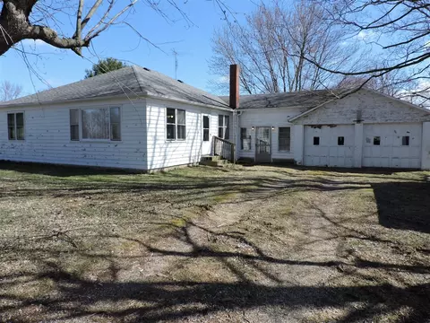 Exterior - 4897 Old Pipestone, Eau Claire, MI 49111 photo 2 of 12