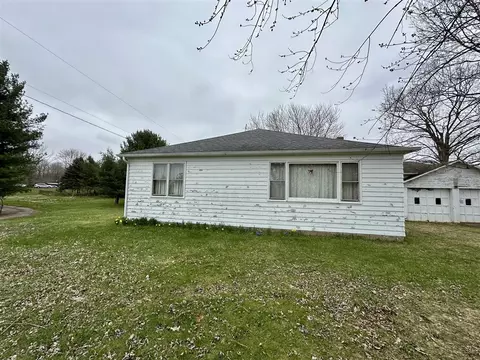 Exterior - 4897 Old Pipestone, Eau Claire, MI 49111 photo 4 of 12
