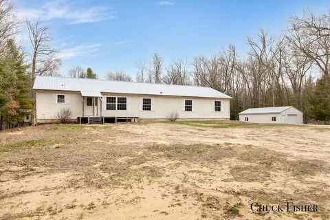 10010 Bittersweet, Grant, MI 49327