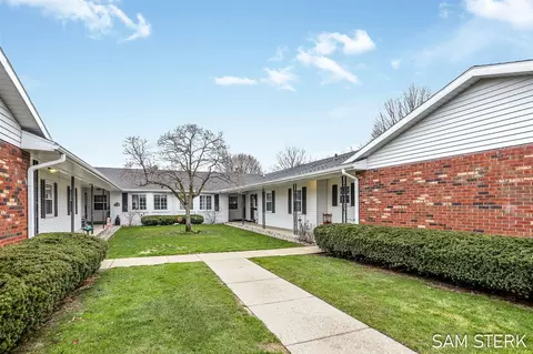 7436 Pine Grv, Jenison, MI 49428