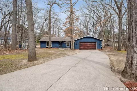 7269 Thorncrest, Ada, MI 49301 photo 2
