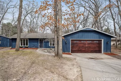 7269 Thorncrest, Ada, MI 49301