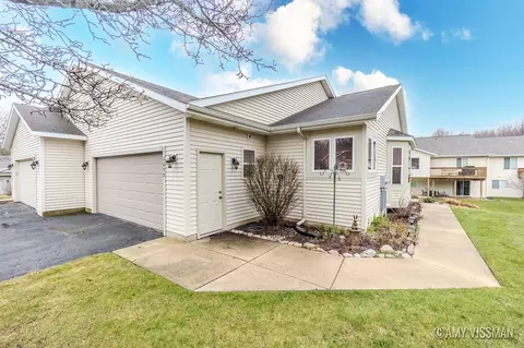2650 Hillandale, Grand Rapids, MI 49534