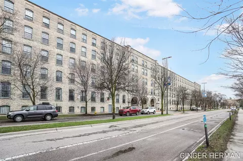 940 Monroe #321, Grand Rapids, MI 49503